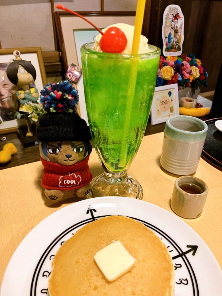 ホットケーキとクリームソーダを喫するくずり