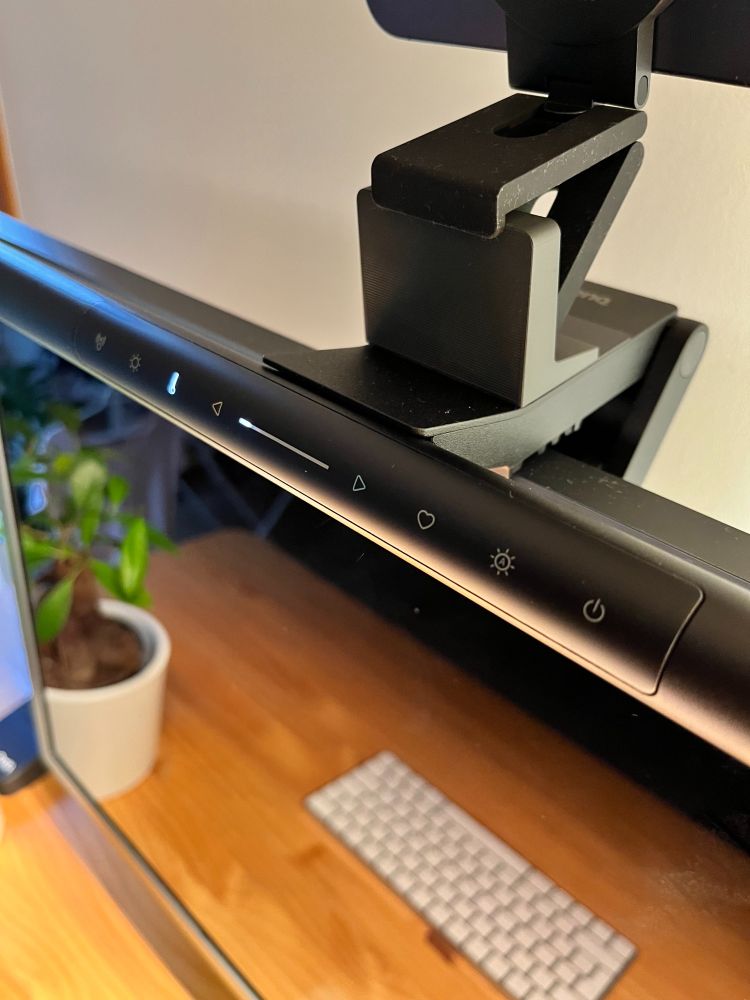 Picture of the BenQ ScreenBar Pro on detail