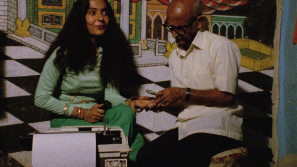 Still from Om Dar-B-Dar (1988, India)