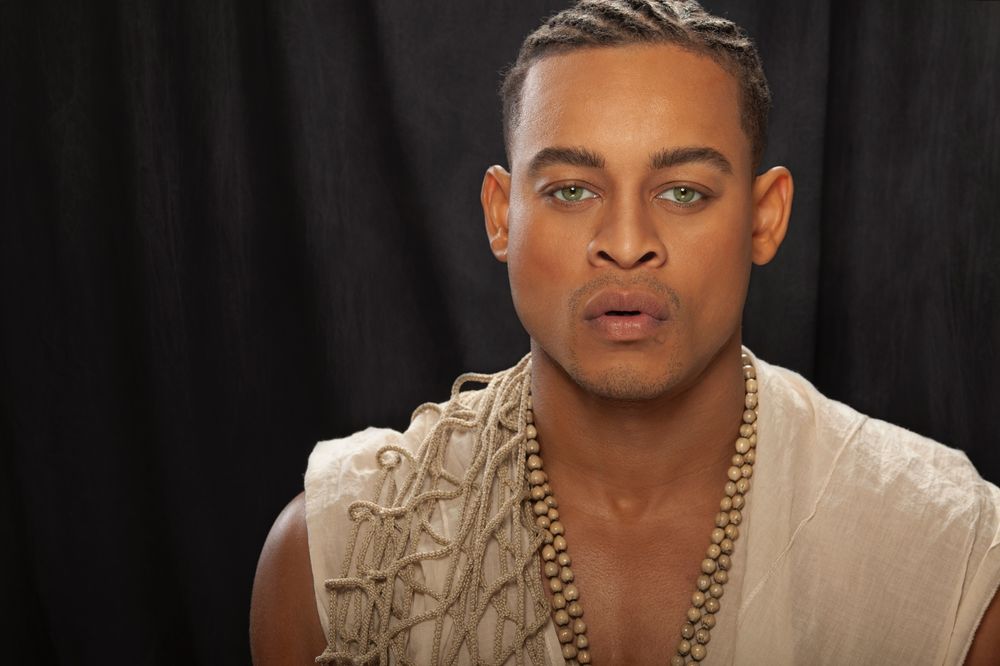 Robert Andrew Ri'chard (born January 7, 1983)[1] is an American actor, known for his roles as Bobby Walker on the Nickelodeon sitcom Cousin Skeeter (1998–2002), and as Arnaz Ballard on the UPN sitcom One on One (2001–2006). He received Daytime Emmy Award for Outstanding Performer in Children's Programming for performance in the made-for-television movie In His Father's Shoes (1998), and NAACP Image Award nomination for Outstanding Youth Actor/Actress for the 1999 teen drama film, Light It Up.