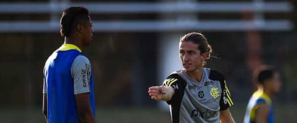 Reuniões, muitos vídeos e imersão no CT compõem primeiro pré-jogo do Flamengo de Filipe Luís