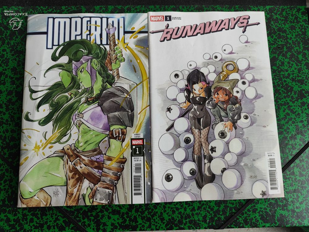 Les premiers numéros de Imperial et Runways dont les couvertures sont dessinées par Peach Momoko).