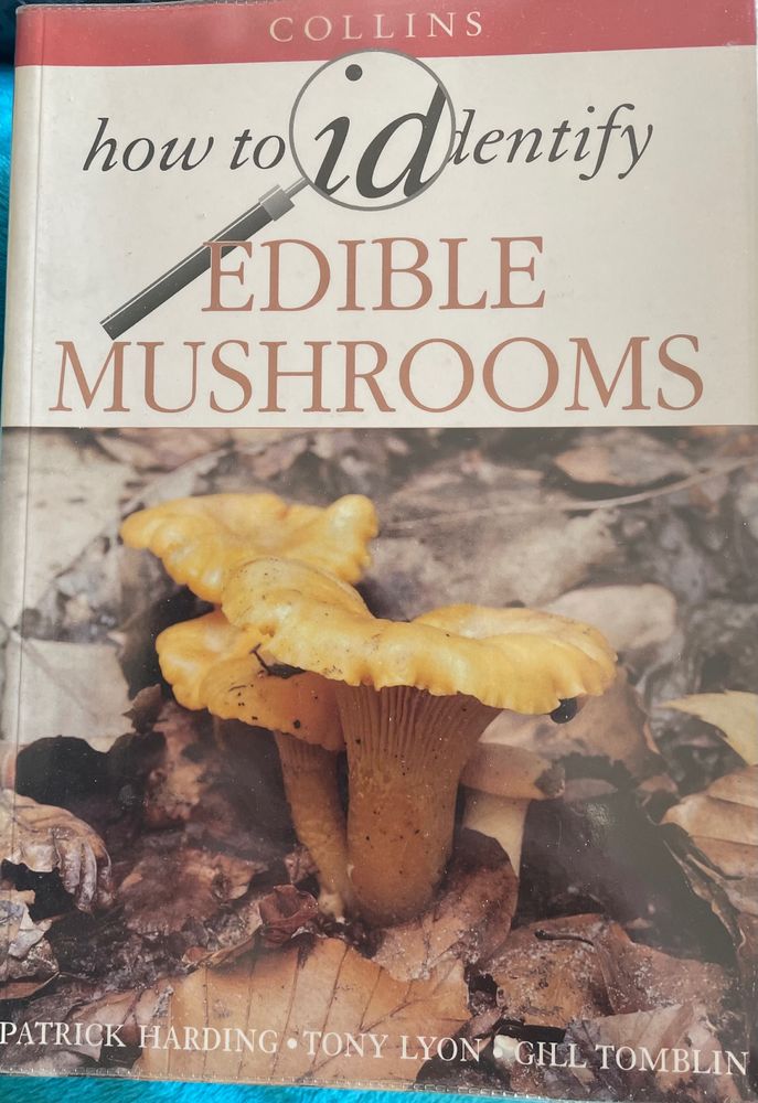 Cover of Edible Mushrooms by Patrick Harding and others