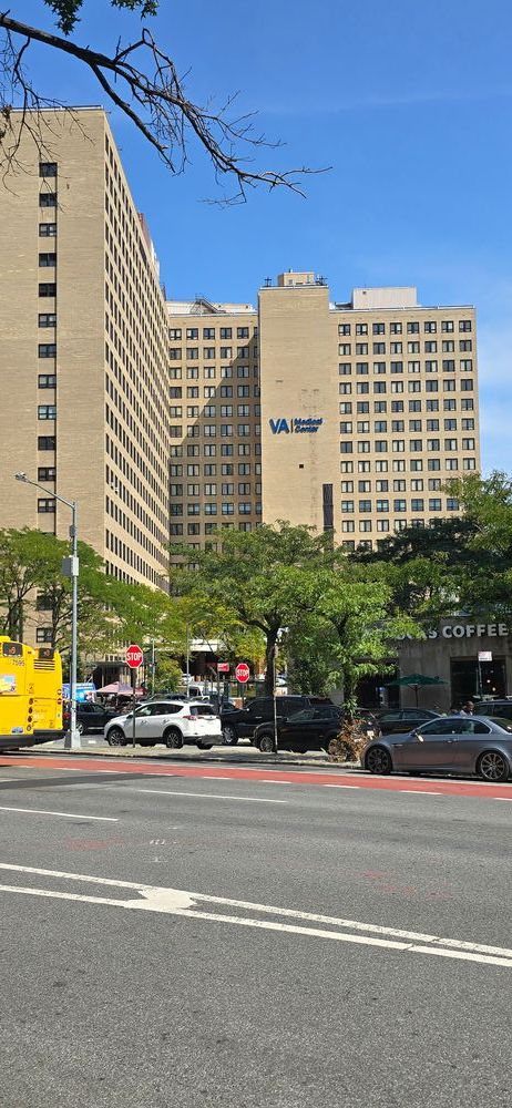 Humotech visits the Manhattan VA