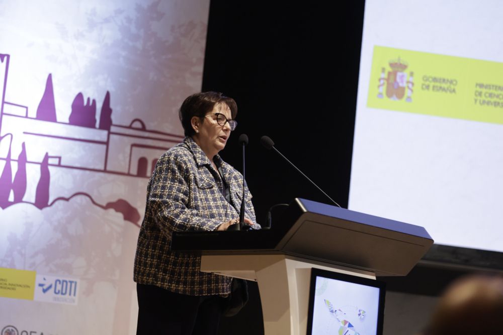 🎙️ Vega Gil, directora de Compra Pública Innovadora del 
@CDTI_innovacion
, presenta la estrategia de demanda temprana de I+D en la actuación pública en el #ForoCPI2025

📊 Desde 2019, el CDTI ha impulsado 25 iniciativas de #CompraPúblicaPrecomercial con:
🔹 425,2 M€ licitados
🔹 19 administraciones públicas participantes
🔹 263 entidades implicadas en #España
🌟 Una apuesta para generar impacto real, fortalecer capacidades y abrir camino a nuevas soluciones tecnológicas

#AyudandoCrearFuturo #AyudasCDTI #ForoCPI #ecosistema #ecosistemaCPI #colaboración #CPI #CompraPúblicaInnovación #Iberoamérica #Innovación #InnovaciónAbierta #FondosEuropeos #FEDERCDTI #MRR