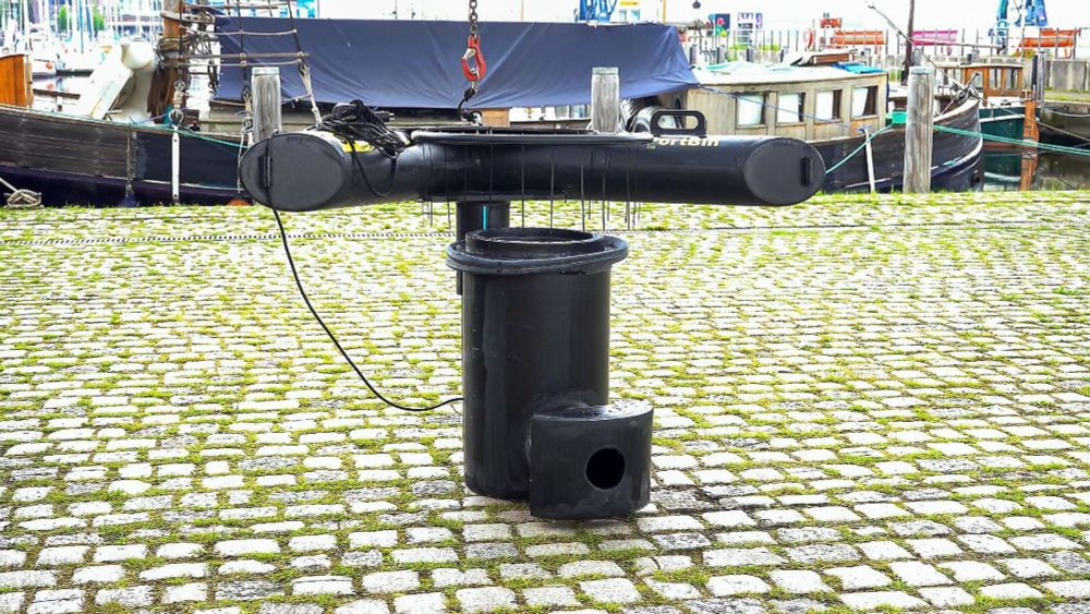 Mecklenburg-Vorpommern: Spezial-Eimer fangen Plastikmüll im Rostocker Hafen