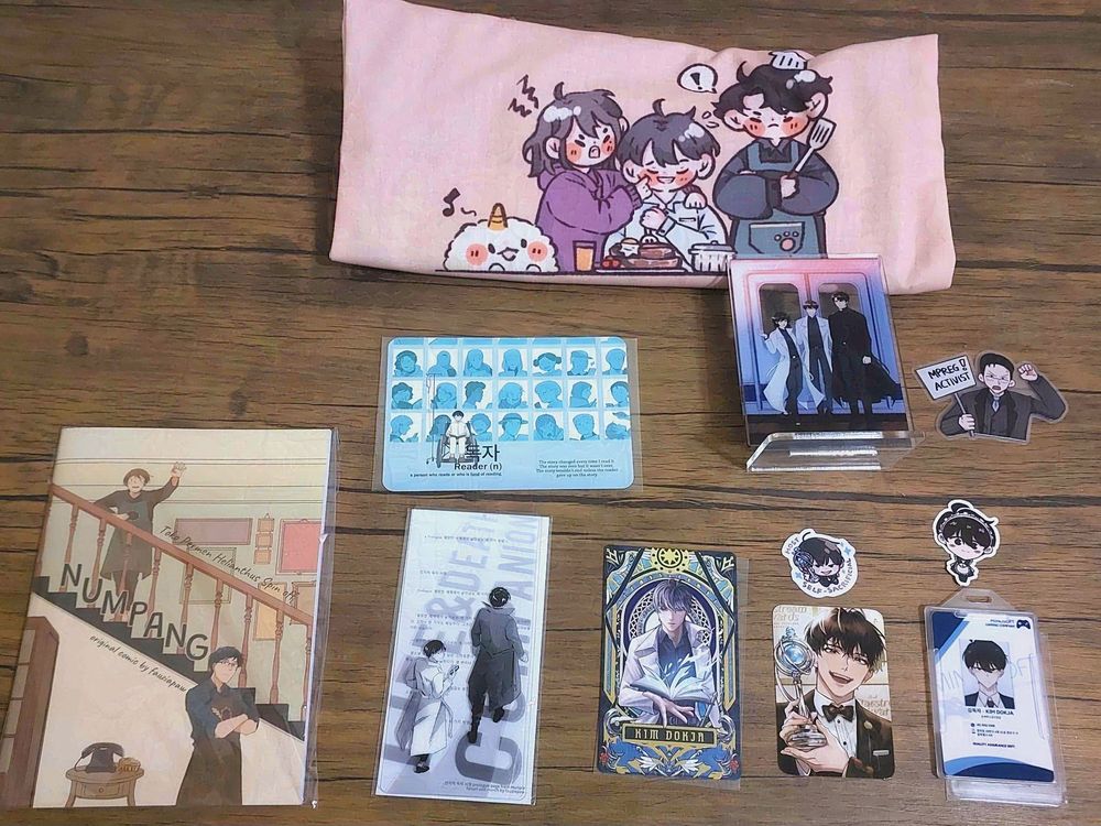 CF19 haul from ORV fandom (and one original comic)
- Yoohankim totebag (it's so cute and it suits my earth-tone style so well)
- Reader artprint (idk if kak paw has read side story or not but this art is so important to me as a side story reader)
- Life and death companion clear bookmark (one of my best purchase, no joke)
- Kdj tarot (so pretty, even prettier irl)
- Kdj starstream award photocard (love the artist sm. i missed the preorder, i thought it was gone when i checked the booth)
- Kdj ID card (actually sold with a lanyard but I only want the ID card. Apparently the lanyard sold out and I actually got the ID card only hahaha)
- Hmg mpred activist sticker (supposedly a gift for my friend hehe)
- Two sided subway acrylic standee (randomly saw this at the con after I alr bought plenty other. It got me conflicted I had to think about my life choices)

- Helianthus spin off comic (haven't read the main comic but what the hell this is so pretty)