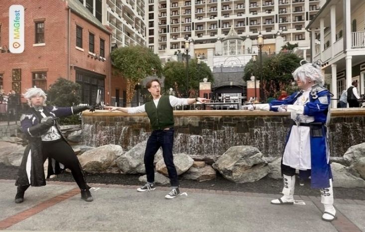 2 alphinaud cosplayers and Colin Ryan doing the Spiderman point meme