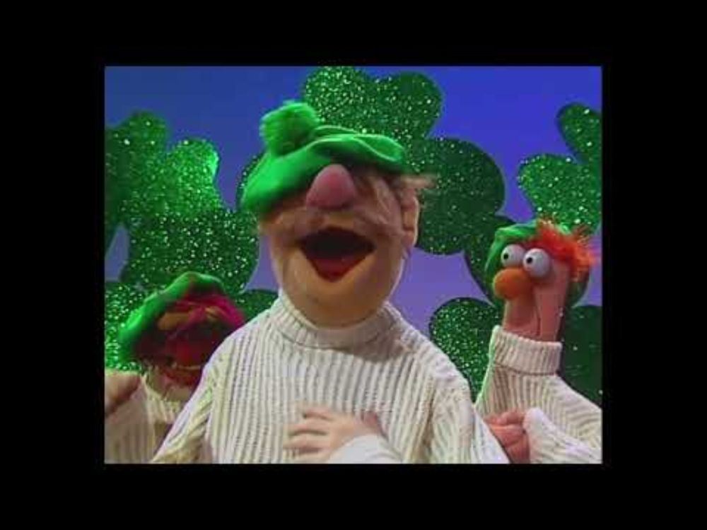 Muppet Mayhem: Beaker, Animal & Swedish Chef Sing "Danny Boy"