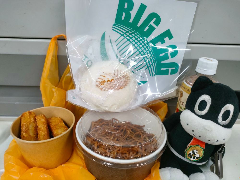 焼きそば、ハッシュドポテト、ビッグエッグマン