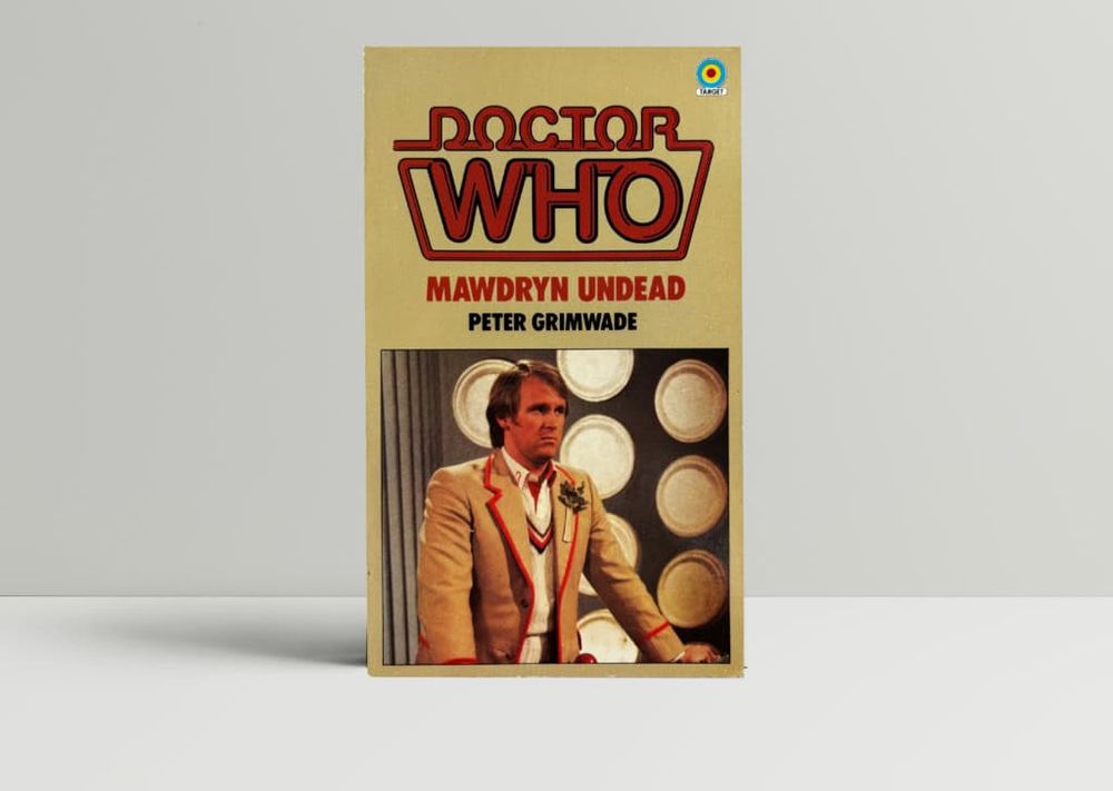Doctor Who Mawdryn Undead Target novelisation photographic cover. Generic Davison on the TARDIS set shot. Utter garbage.