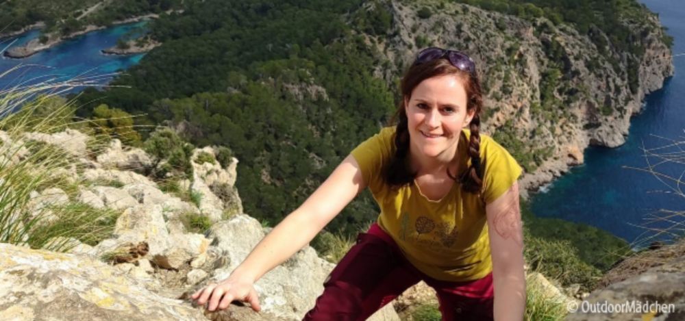 Kraxeliger Wanderhappen zum Piratenausguck Penya des Migdia auf Mallorca - Outdoormädchen