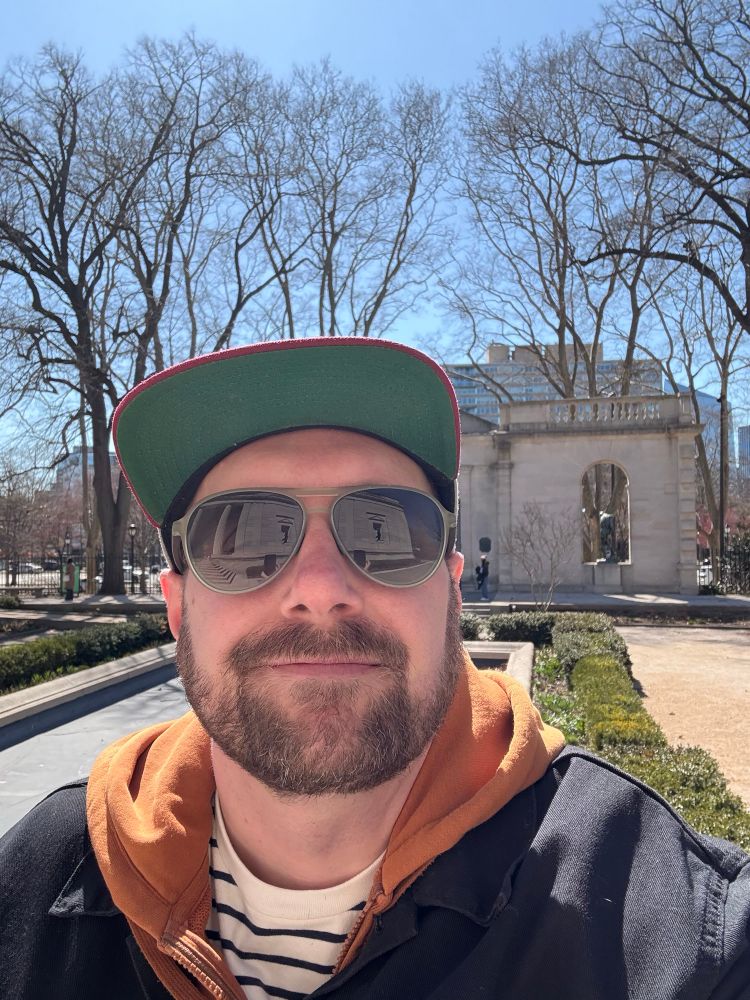Dude infront of Rodin museum 