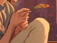 Zwei anatomisch fragwürdige Hände vor dem Knie der sitzenden Person. Die Hände halten eine Art Löffel oder Stäbchen, was nicht genauer zu erkennen ist.