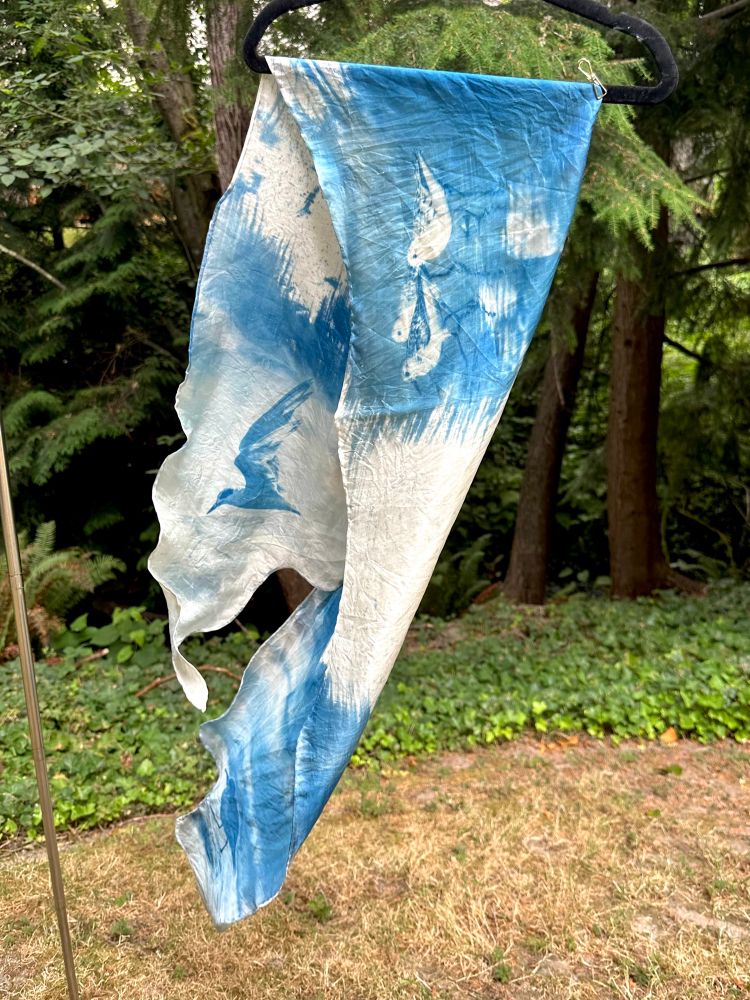 The same scarf fluttering in the wind