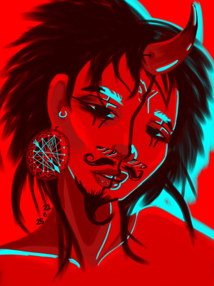 Um homem de cabelo bagunçado e um chifre de boi preso na testa. Ele está usando um piercing no septo, um único brinco grande e um pouco de maquiagem. Ele tem uma linha partindo o rosto e uma cicatriz funda na testa.