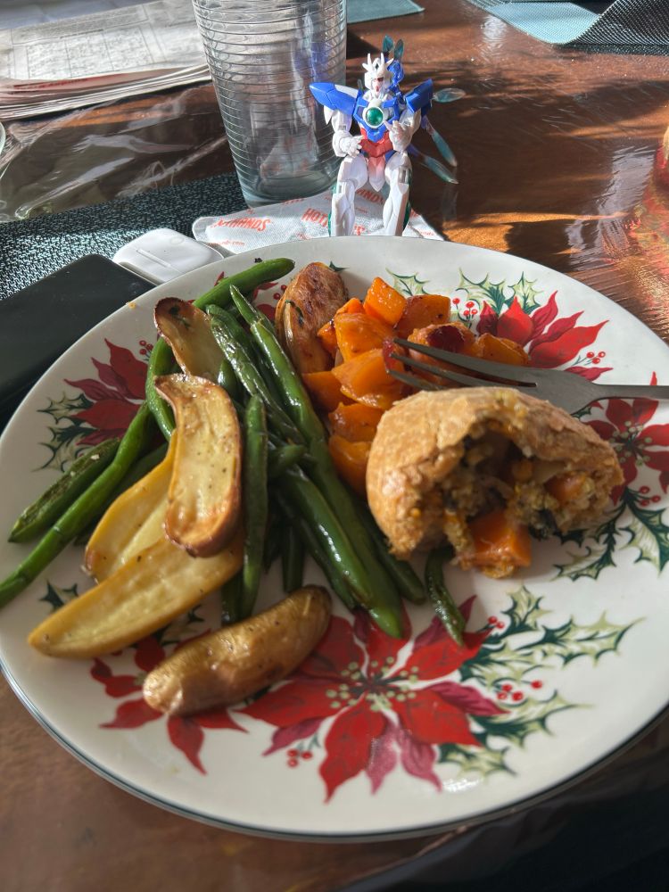 Robot Spirits Side MS ELS Qan[T] and a plate of seasonal vegetables