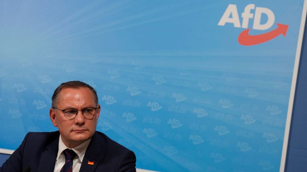 AfD gründet erste Fraktionen gemeinsam mit Neonazipartei