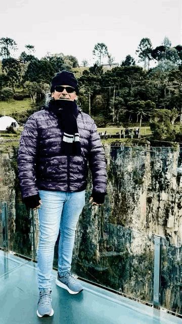 Tô bem perdido aqui… Cadê todo mundo?? Tem alguém aqui para me seguir que eu sigo de volta!