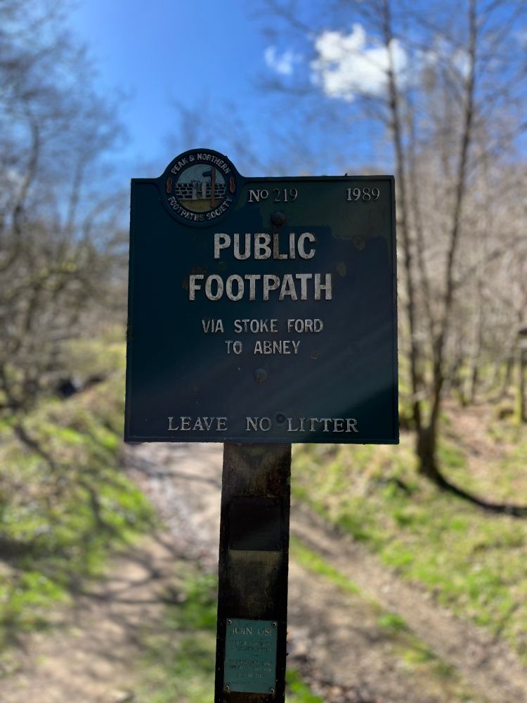NO 219
PUBLIC FOOTPATH
VIA STOKE FORD
TO ABNEY
1989