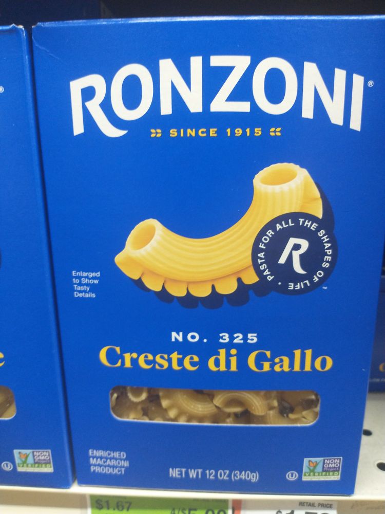 A box of Ronzoni brand Creste di Gallo pasta.