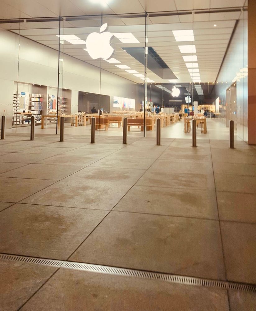 empty Apple Store