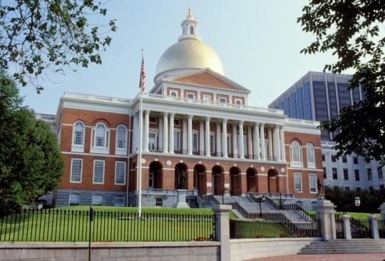 House passes bill calling for cannabis commission overhaul and end of rule limiting owners to three dispensary licenses