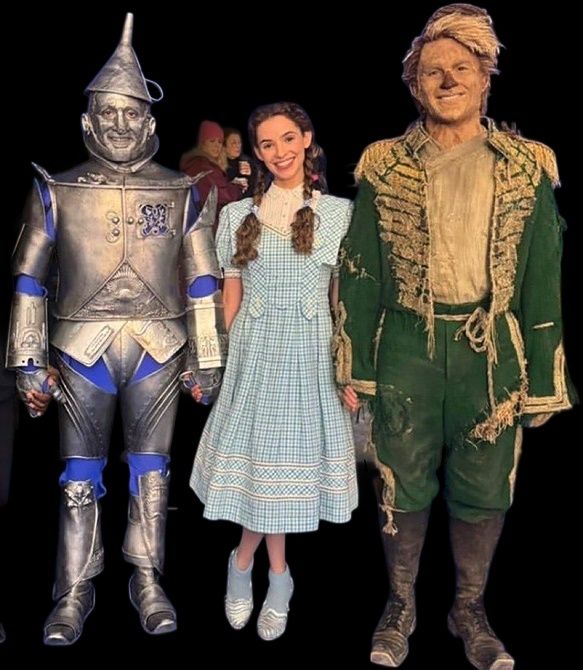 L'épouvantail dorothy et l'homme de fer blanc de wicked 2.