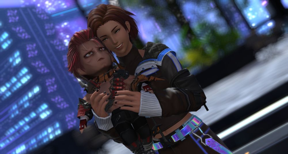 Aletris is holding the Wind-Up BB Minion, very enthused