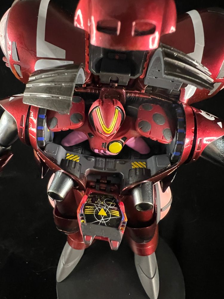 Top view of the Queadluun-Rau with canopy open, pilot and cintrol screens are cisible from this angle. 