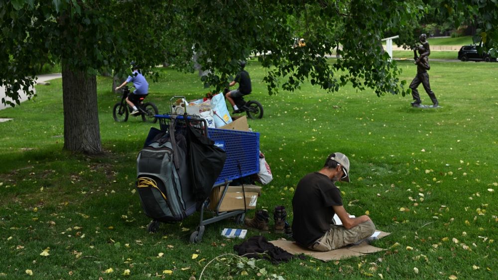 The White House directive calls for prioritizing money for programs that require sobriety and treatment, and for cities that enforce homeless camping bans.
