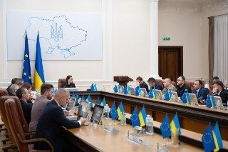 Сьогодні Уряд оновив порядок перетину державного кордону

Чоловіки віком від 18 до 22 років зможуть безперешкодно перетинати кордон під час воєнного стану. Йдеться про всіх громадян відповідного віку....