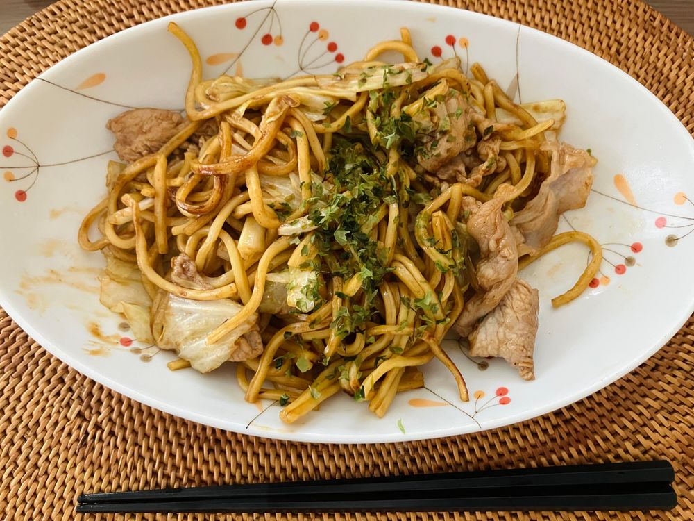 キャベツと豚肉の焼きそば