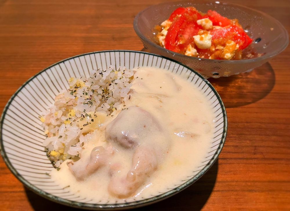 島根県で手に入る食堂晴レさんの野菜まるごとドレッシングが美味しい
そのためだけに島根行くくらい好き
大豆油と菜種油なのが嬉しい