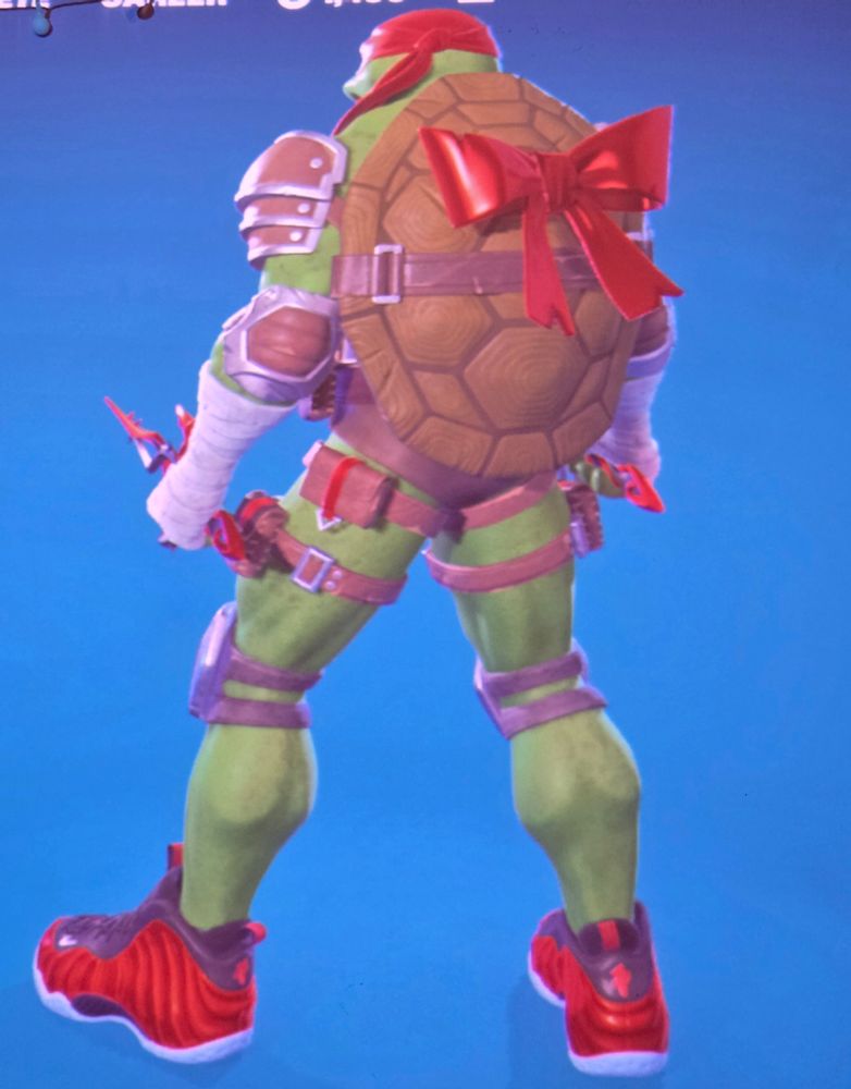Just raph being cute: his shell is wrapped with a red ribbon, and he holds two Sai carefully crafted vis two delicate intertwined thorny vines. His shoes have a rippling meaty texture and are vibrant red bringing to mind fresh blood