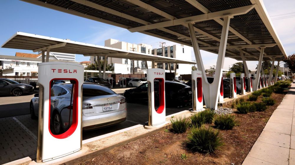 "Everyone is in complete shock": Tesla cuts Supercharger employees