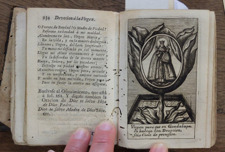 Uit een post van Andrea Reyes: Een klein boekje over spirituele oefeningen: "Ramillete de diuinas flores escogidas en el delicioso Iardin de la Yglesia para recreo de el cristiano lector" van Bernardo de Sierra