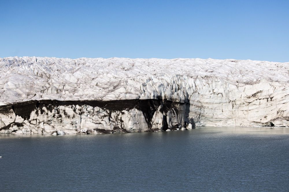 Glacier terminating in a lake, similar to the one to be measured by this project