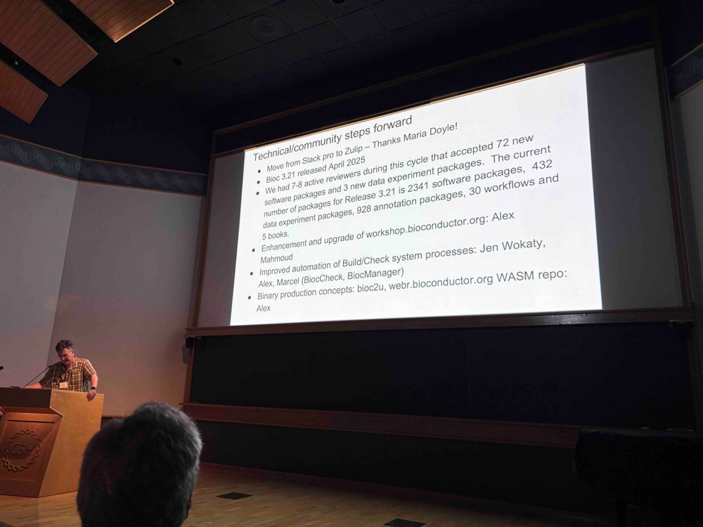 Vince Carey opening GBCC2025 with a slide highlighting Bioconductor’s technical and community advances.