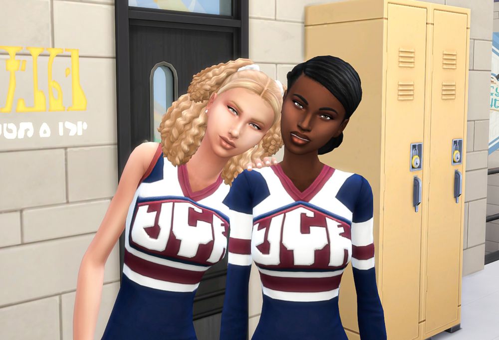 Kory posing with her friend, Lindsey.