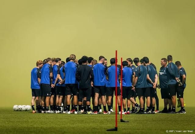 Clubleiding, staf en spelers van Vitesse geven geen commentaar   