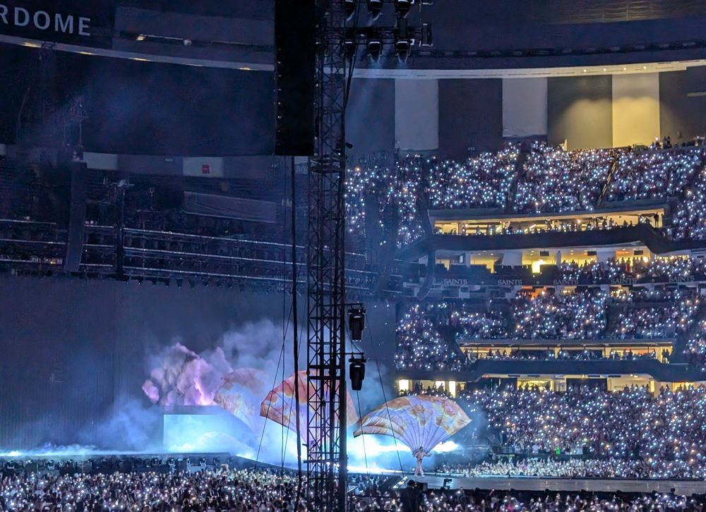 Taylor Swift Eras tour beginning of the Lover era as the first dancers are walking out