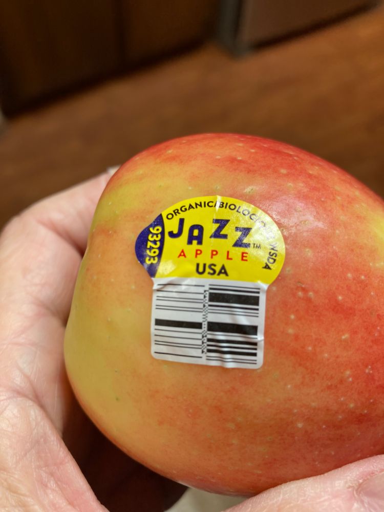 Pinkish red and yellow apple, Jazz 