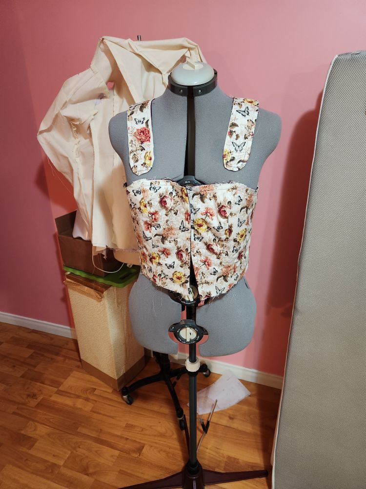 Same corsey on an adjustable mannequin.