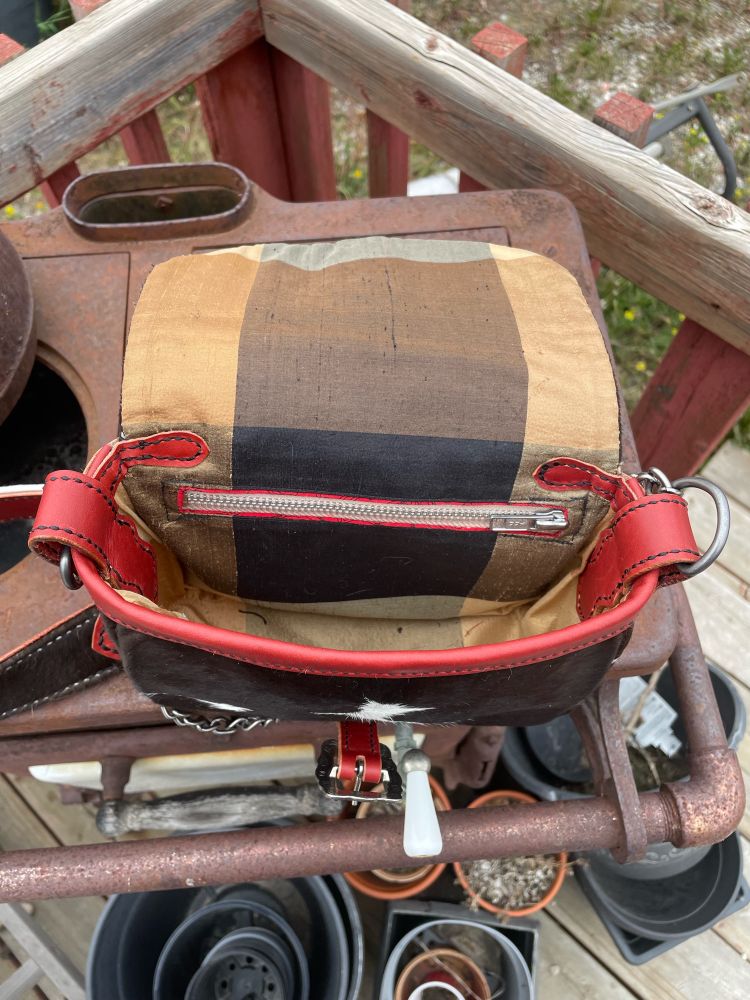Inside of ‘Chanse on the Range’ showing the silk taffeta lining with large pocket inside. 
