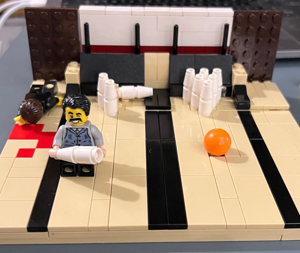 I made a reproduction of the ‘milkshake’ scene from There Will Be Blood out of LEGO. 