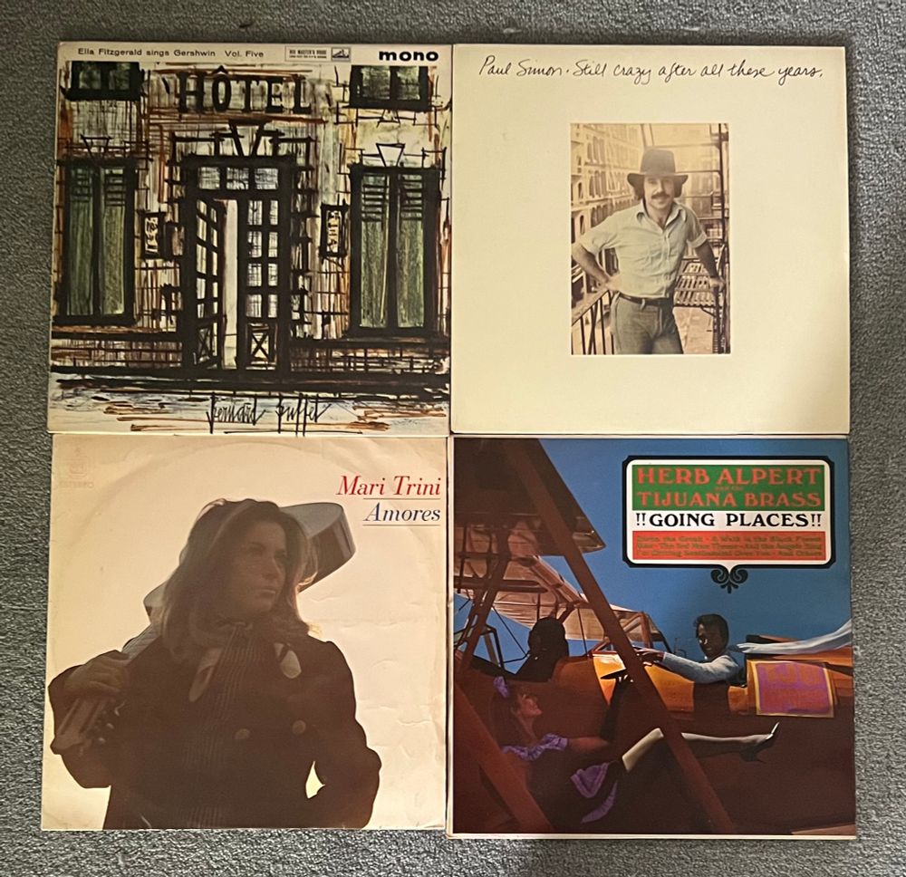 Ella Fitzgerald sings Gershwin. Paul Simon, Still crazy after all these years. Mari Trini, Amores. Herb Alpert and the Tijuana Brass, Going Places. 