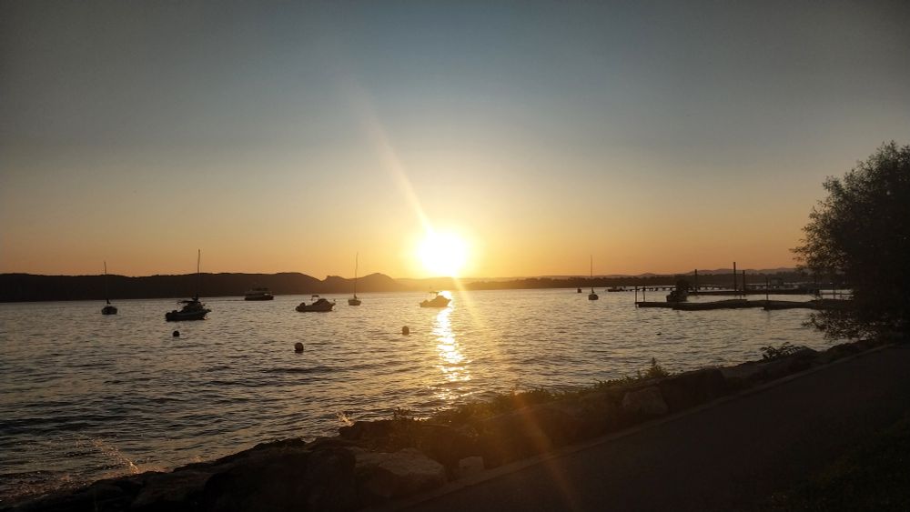 A beautiful sunset 🌇 at 8:10 pm in New york.