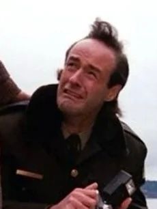 Deputy Andy crying over Laura Palmers body.