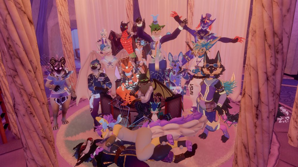 Nightdragon with a group of the other Furality Somna photographers